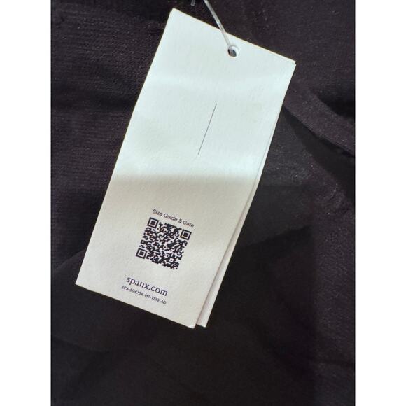 Spanx Mid Impact Sports Bra in Black NWT Size S - Picture 4 of 5